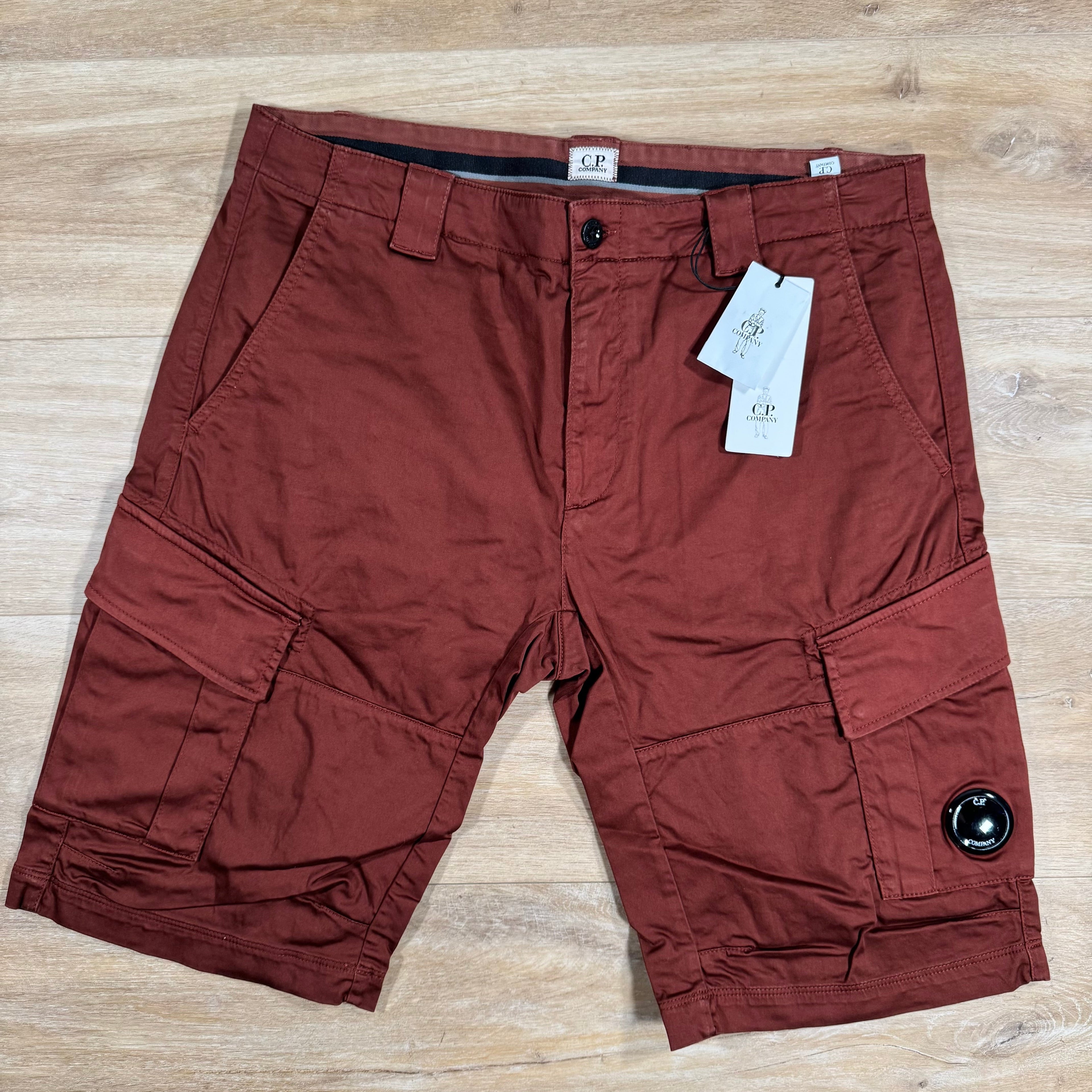 CP Company Stretch Sateen Lens Cargo Shorts in Sable - Brown