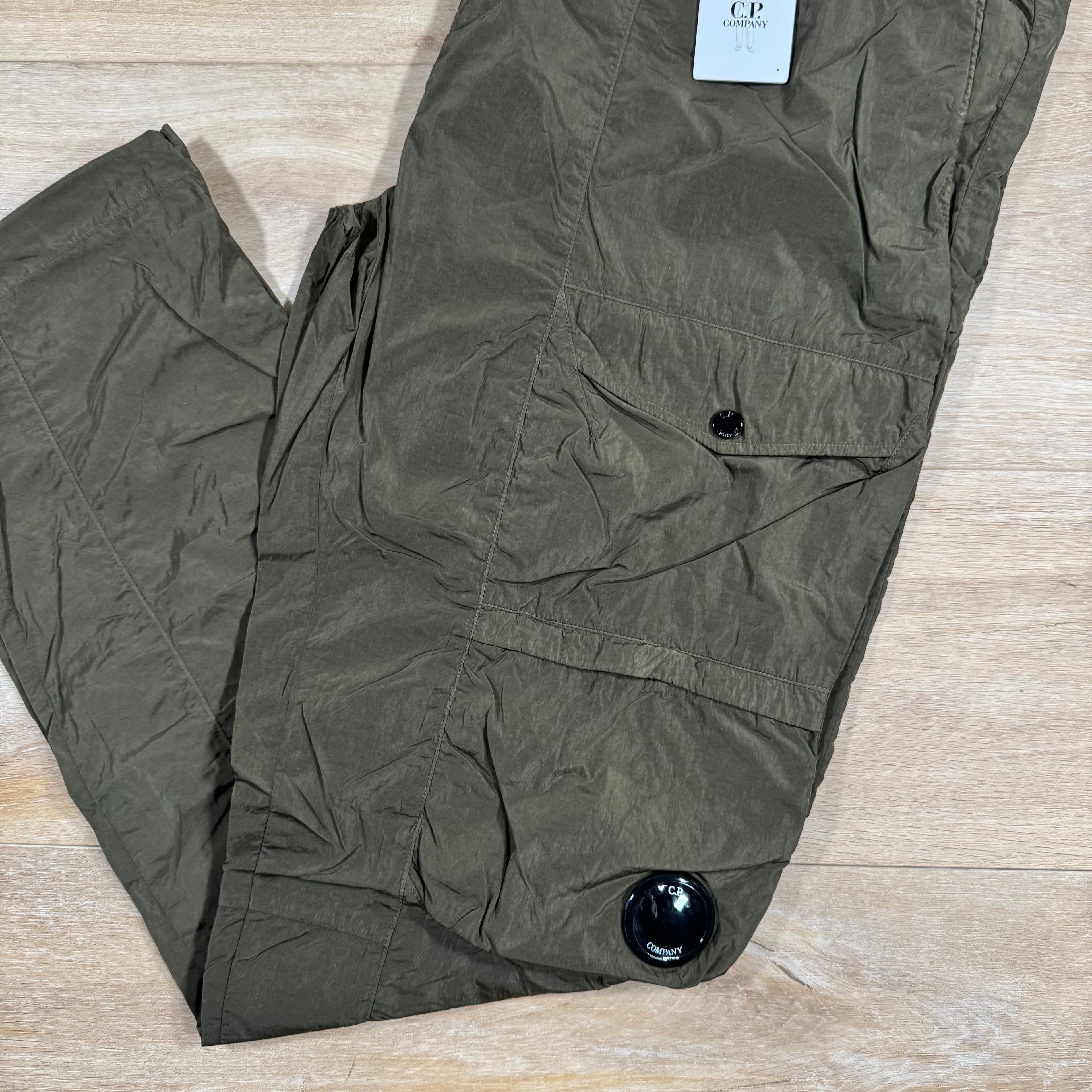 CP Company Chrome-R Cargo Lens Pants in Ivy Green