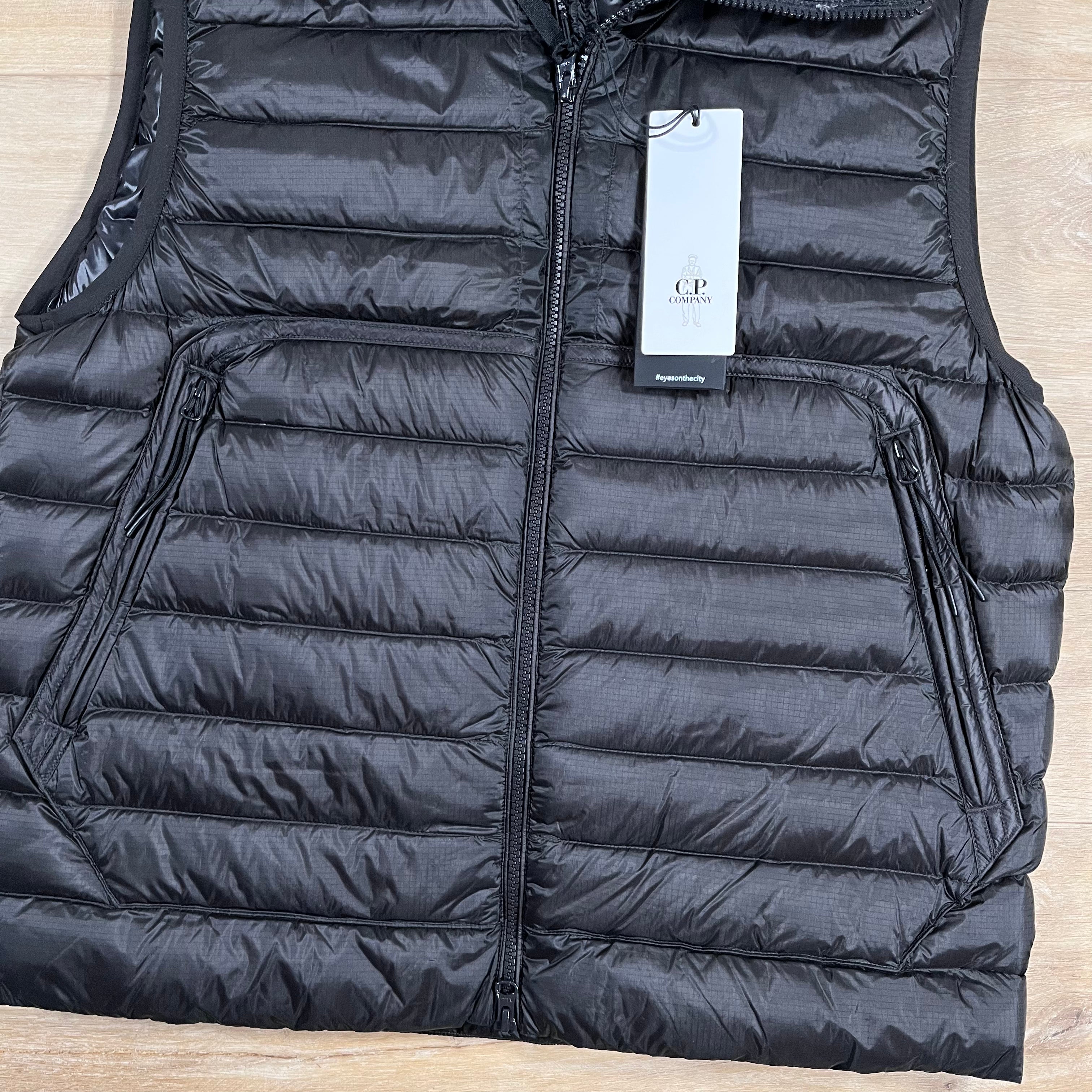 CP Company DD Shell Goggle Down Gilet in Black