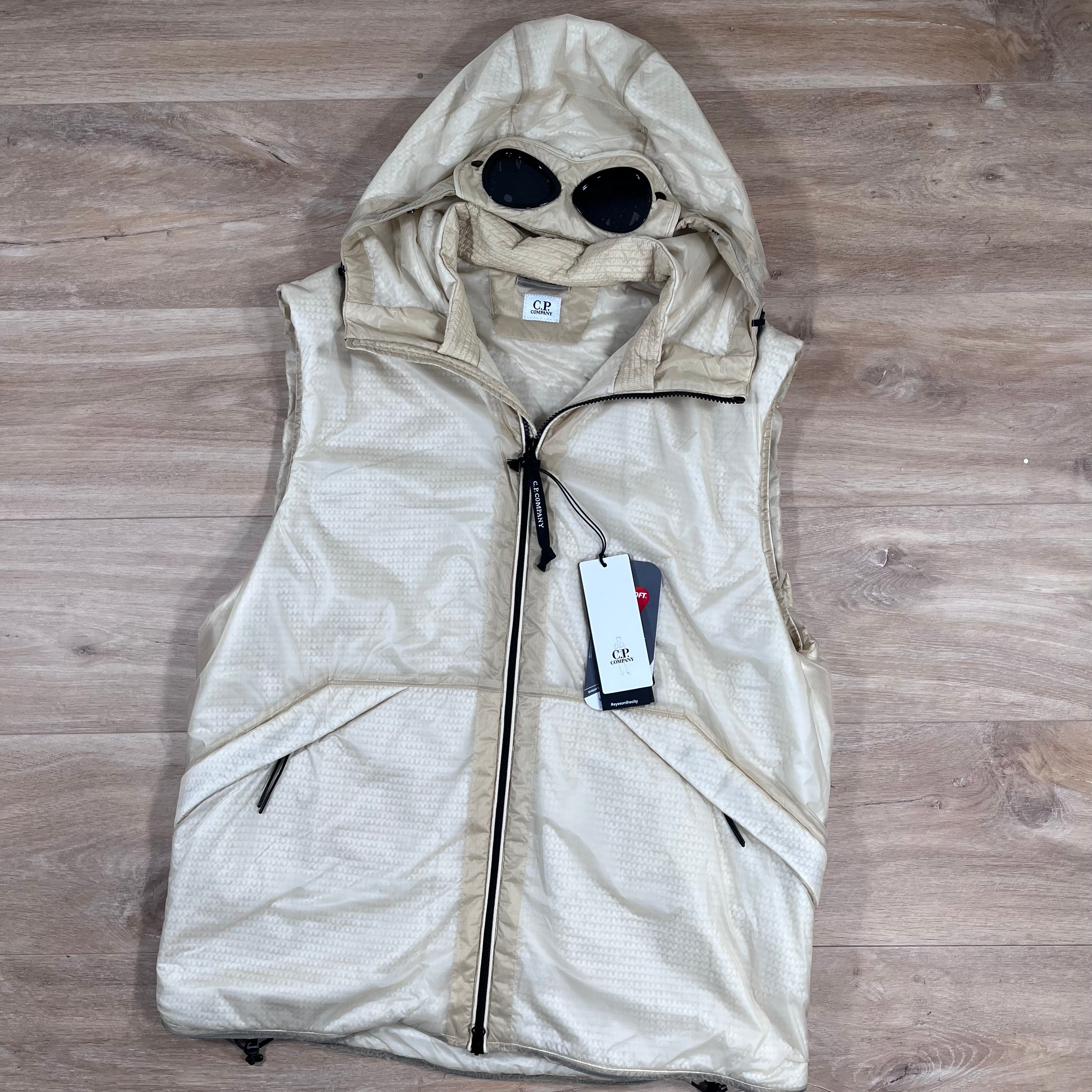 CP Company Nada Shell Goggle Padded Gilet in Pistachio Shell