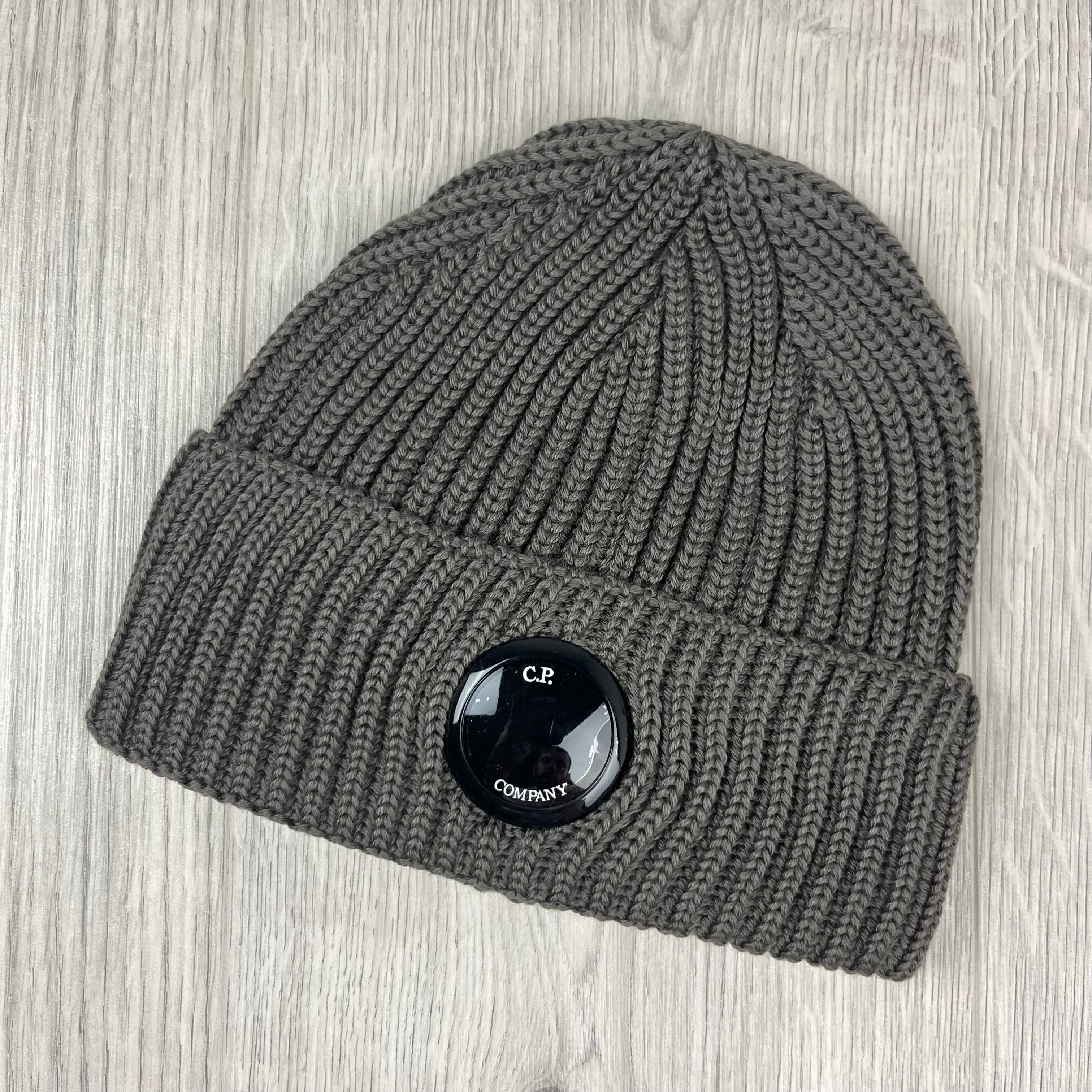 CP Company Lens Beanie - Walnut